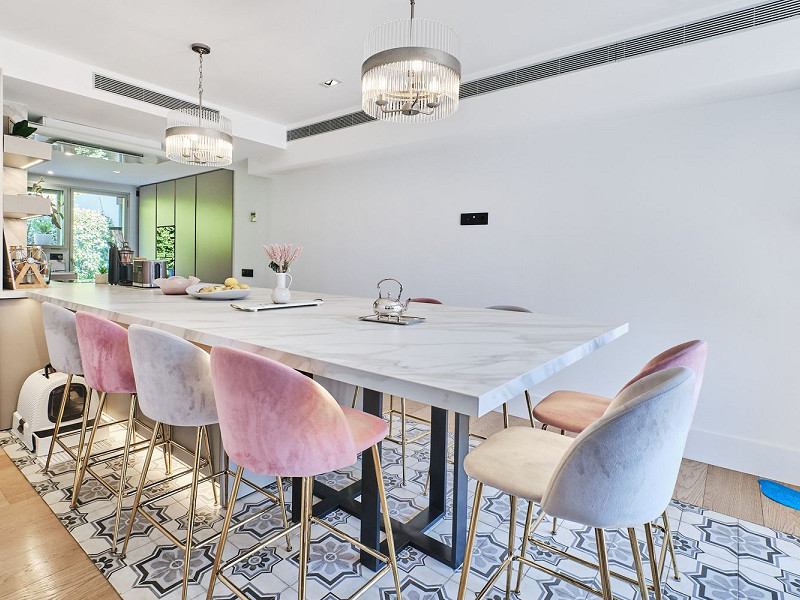 Luxury Villa with Terraces and Pool in Sarria, Barcelona. Photo:  16