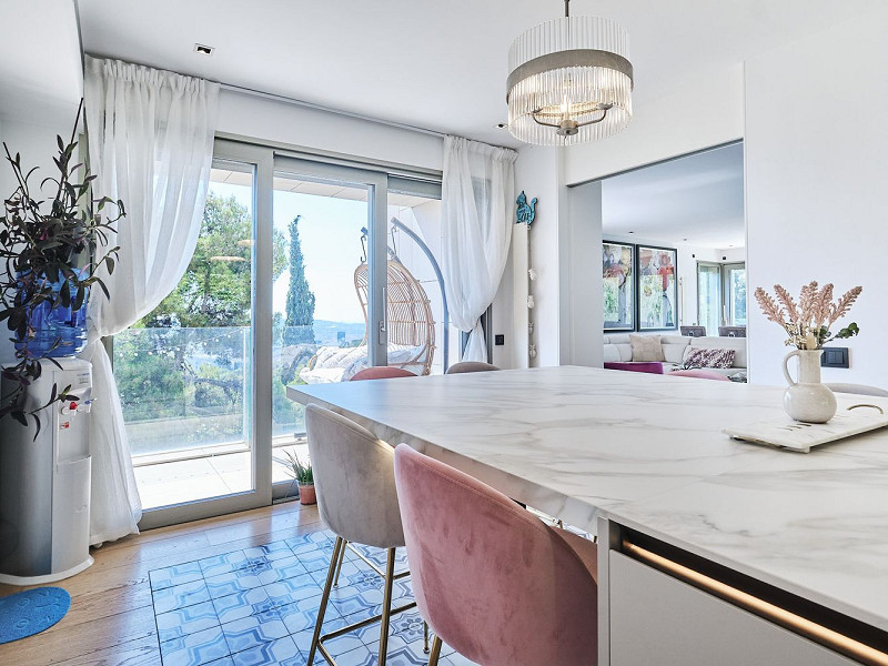 Luxury Villa with Terraces and Pool in Sarria, Barcelona. Photo:  17