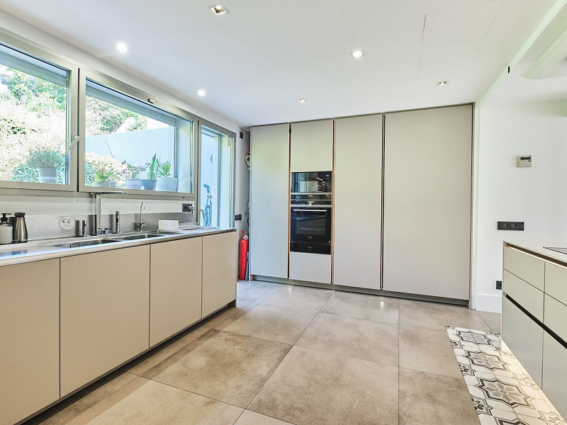 Luxury Villa with Terraces and Pool in Sarria, Barcelona. Photo:  18