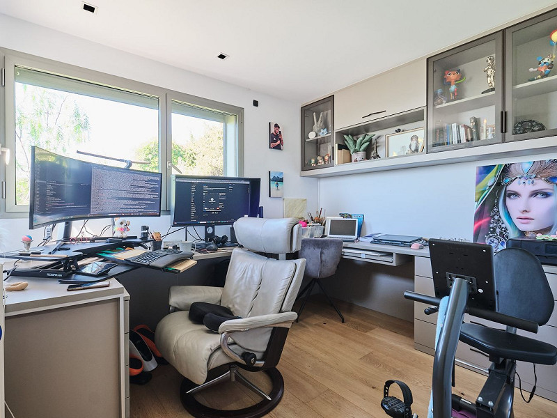 Luxury Villa with Terraces and Pool in Sarria, Barcelona. Photo:  21