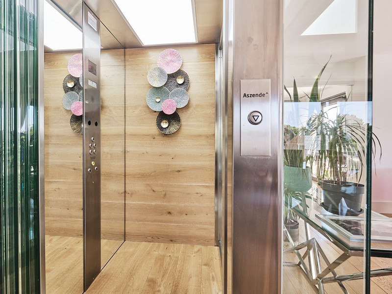 Luxury Villa with Terraces and Pool in Sarria, Barcelona. Photo:  22