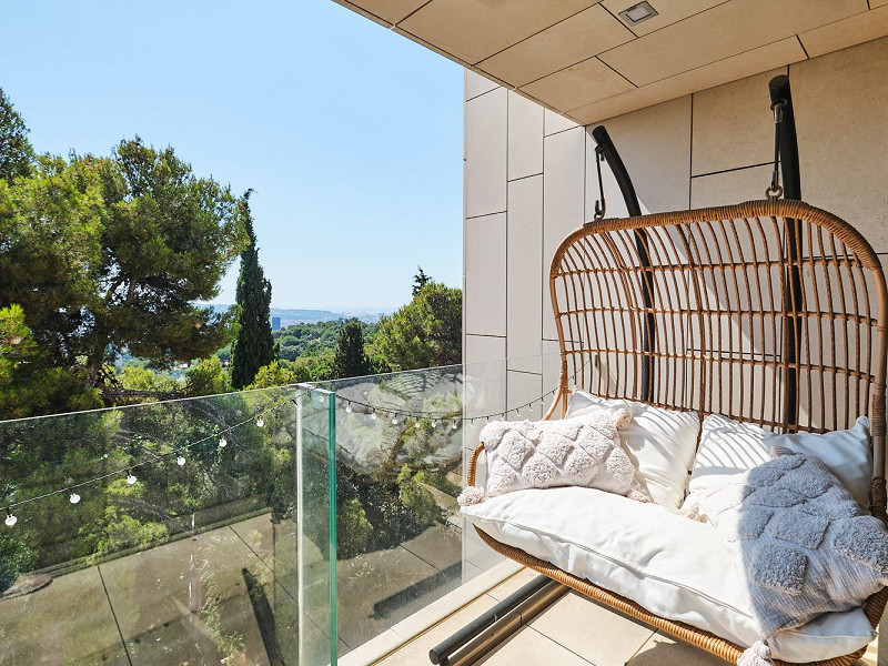 Luxury Villa with Terraces and Pool in Sarria, Barcelona. Photo:  23