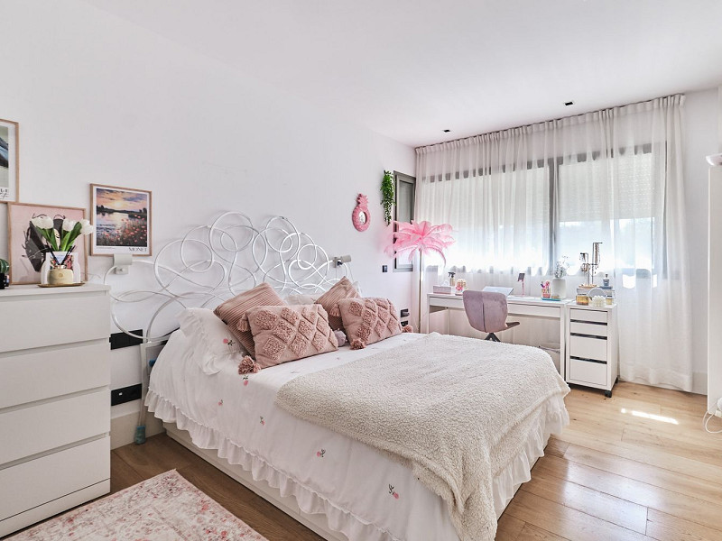 Luxury Villa with Terraces and Pool in Sarria, Barcelona. Photo:  24