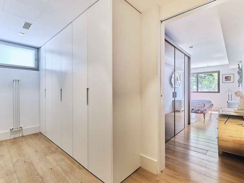 Luxury Villa with Terraces and Pool in Sarria, Barcelona. Photo:  32