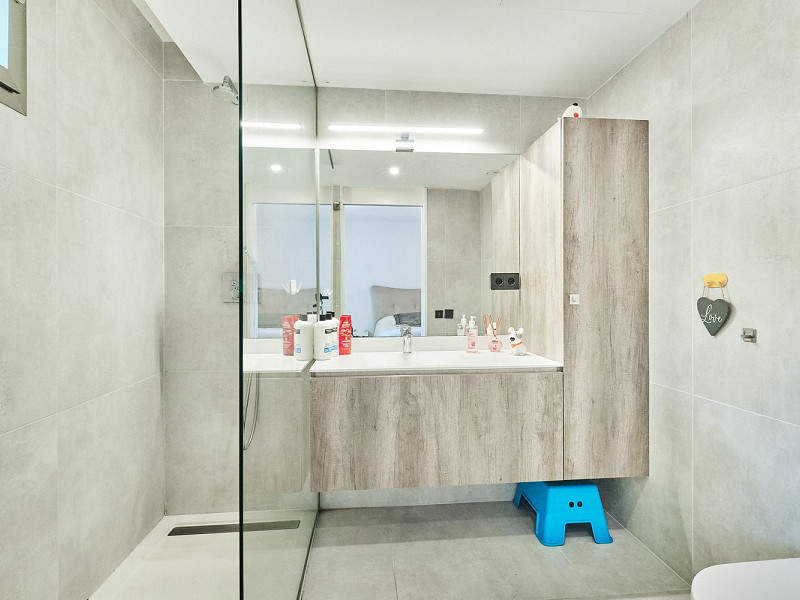 Luxury Villa with Terraces and Pool in Sarria, Barcelona. Photo:  36