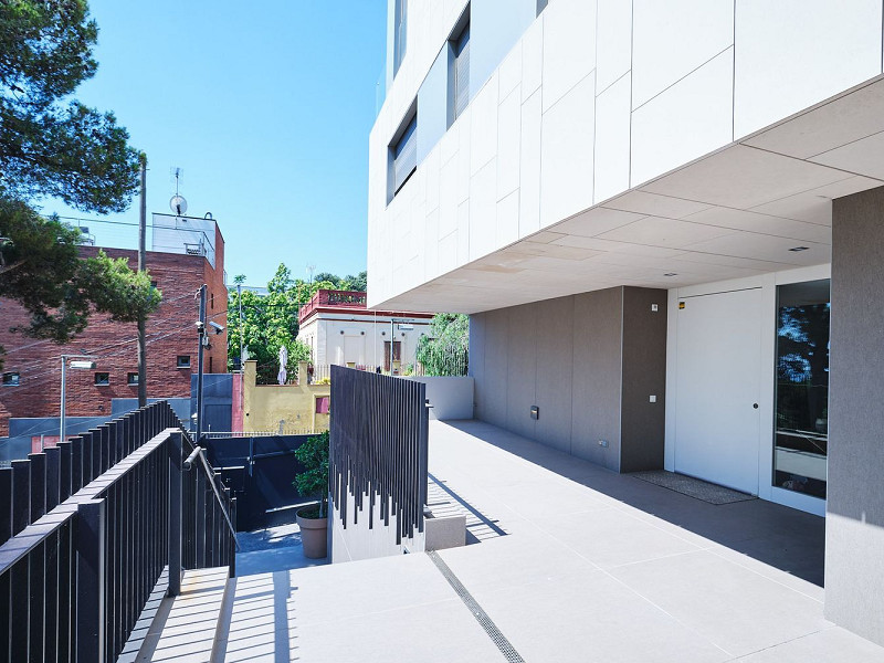 Luxury Villa with Terraces and Pool in Sarria, Barcelona. Photo:  40