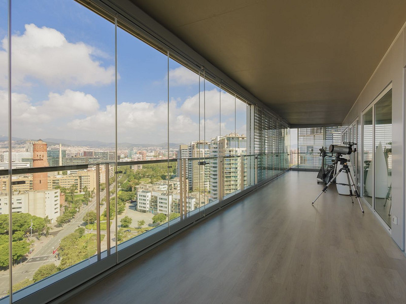 Luxury Sea-Front Apartment with Panoramic Terrace – Diagonal Mar, Barcelona. Photo:  4