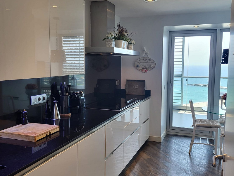 Luxury Sea-Front Apartment with Panoramic Terrace – Diagonal Mar, Barcelona. Photo:  11