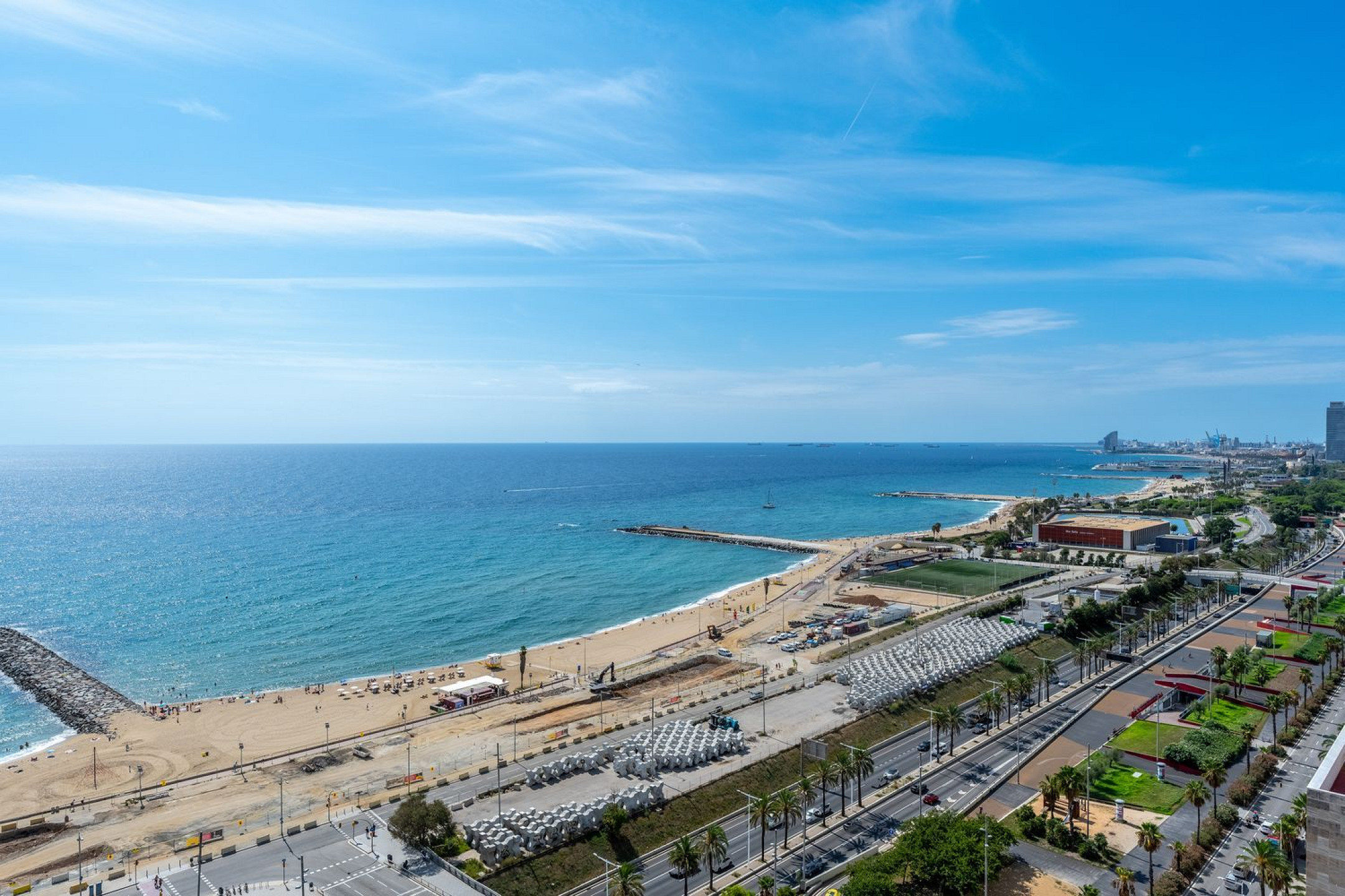 Квартира с бесконечными видами в Барселоне: Оазис между небом и морем