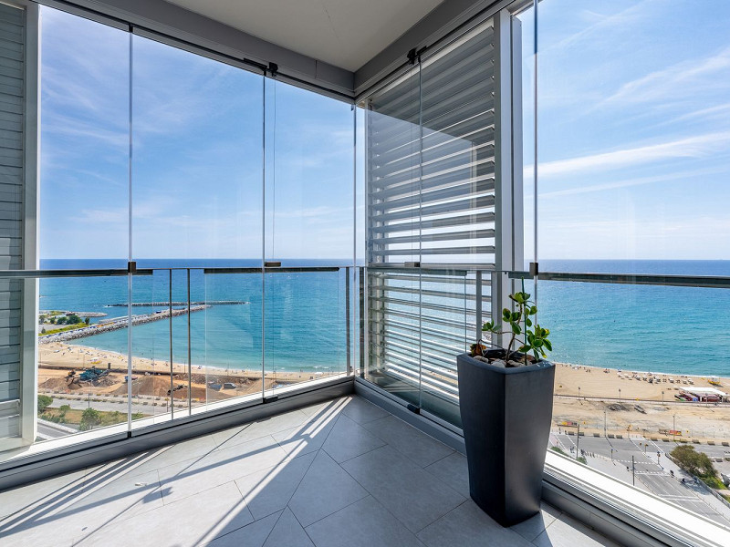 Квартира с бесконечными видами в Барселоне: Оазис между небом и морем. Фото:  2