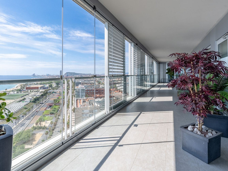 Квартира с бесконечными видами в Барселоне: Оазис между небом и морем. Фото:  4