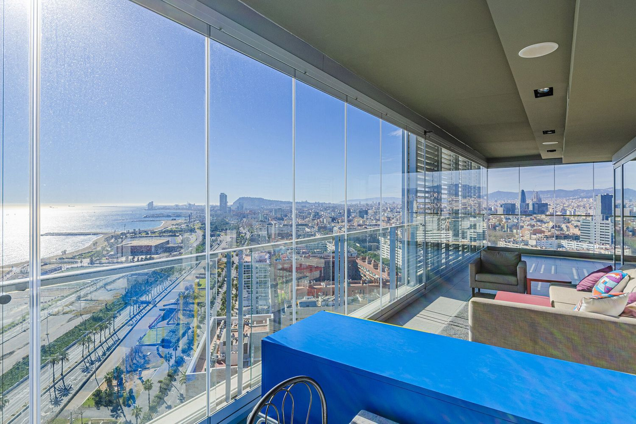 High-Rise Apartment with Terrace and Panoramic Views in Diagonal Mar, Barcelona