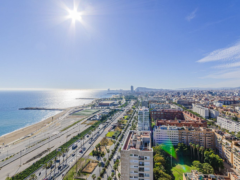 High-Rise Apartment with Terrace and Panoramic Views in Diagonal Mar, Barcelona. Photo:  2