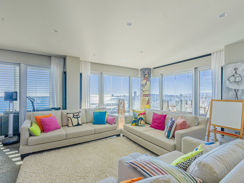 High-Rise Apartment with Terrace and Panoramic Views in Diagonal Mar, Barcelona. Photo:  10