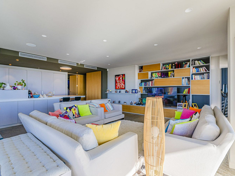 High-Rise Apartment with Terrace and Panoramic Views in Diagonal Mar, Barcelona. Photo:  13