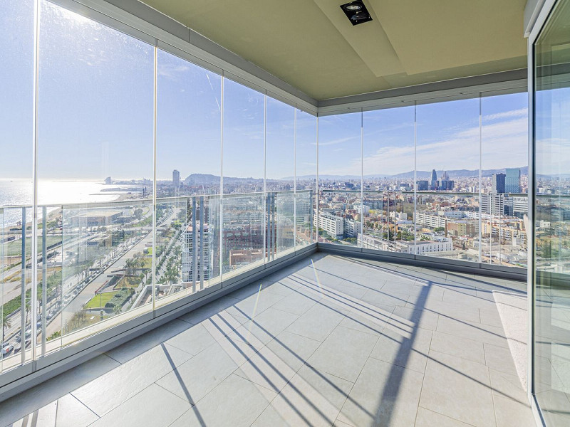 High-Rise Apartment with Terrace and Panoramic Views in Diagonal Mar, Barcelona. Photo:  16