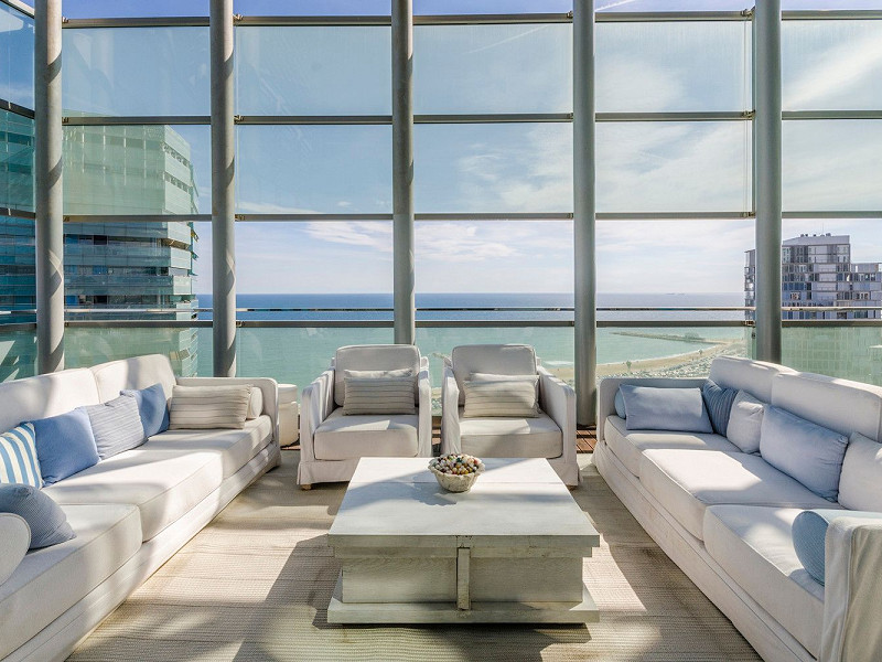 Пентхаус с панорамной террасой и видом на море в Диагональ Мар, Барселона. Фото:  8