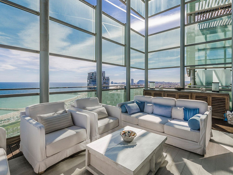 Пентхаус с панорамной террасой и видом на море в Диагональ Мар, Барселона. Фото:  10