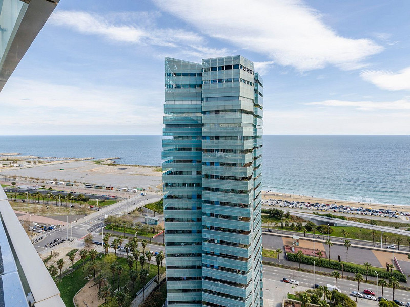 Пентхаус с панорамной террасой и видом на море в Диагональ Мар, Барселона. Фото:  21