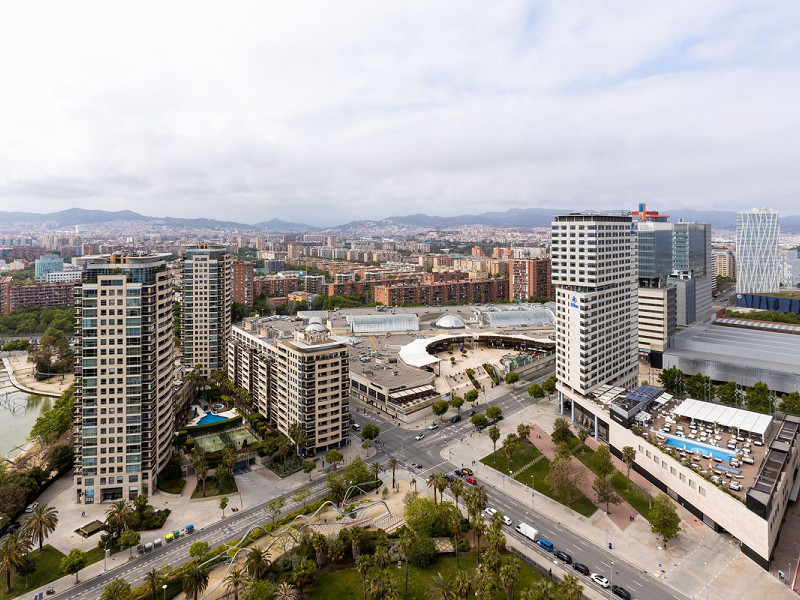 Элитный пентхаус с панорамной террасой на первой линии моря в Диагональ Мар, Барселона. Фото:  25