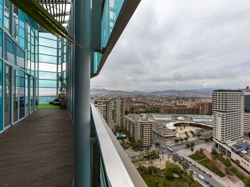 Элитный пентхаус с панорамной террасой на первой линии моря в Диагональ Мар, Барселона. Фото:  26