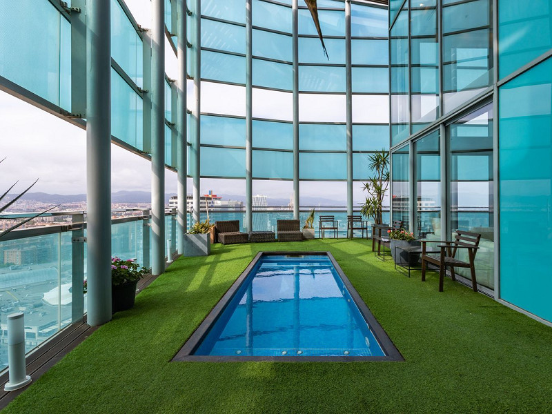 Элитный пентхаус с панорамной террасой на первой линии моря в Диагональ Мар, Барселона. Фото:  3