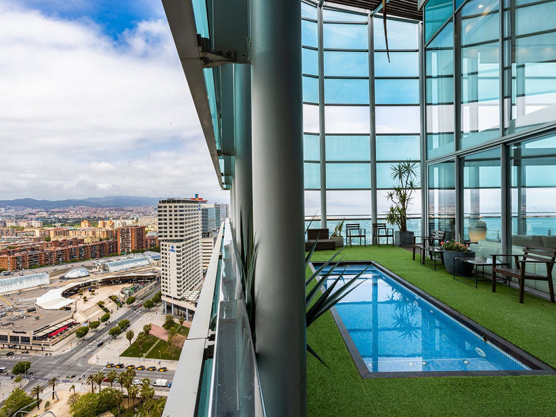 Элитный пентхаус с панорамной террасой на первой линии моря в Диагональ Мар, Барселона. Фото:  8