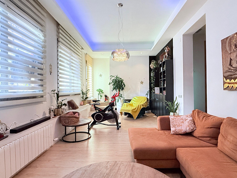 Эксклюзивный объект смешанного назначения рядом с L’Illa Diagonal – Barcelona. Фото:  17