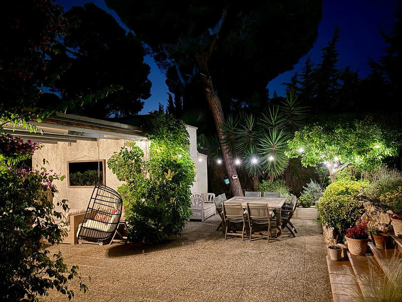 Casa Mediterránea con Jardín y Piscina en Gava Mar, Barcelona. Foto:  33