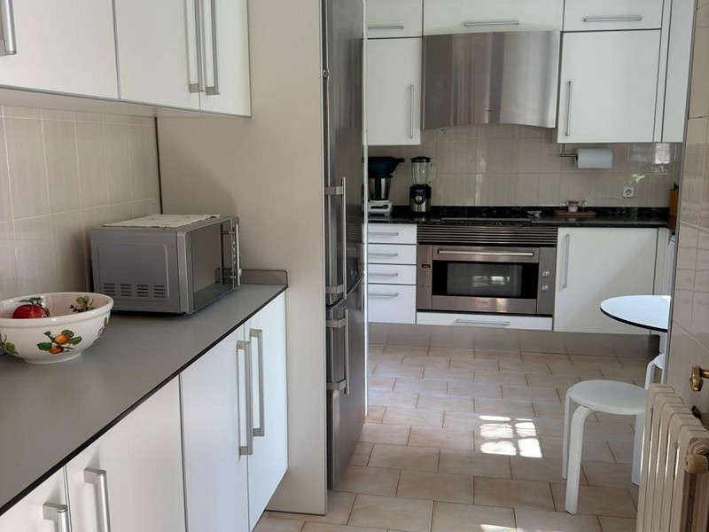 Casa Mediterránea con Jardín y Piscina en Gava Mar, Barcelona. Foto:  9