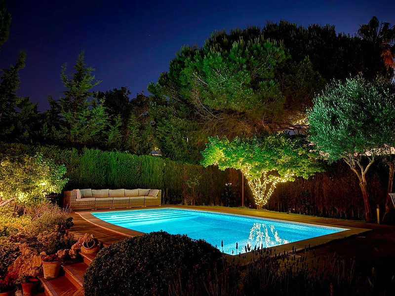 Casa Mediterránea con Jardín y Piscina en Gava Mar, Barcelona. Foto:  29