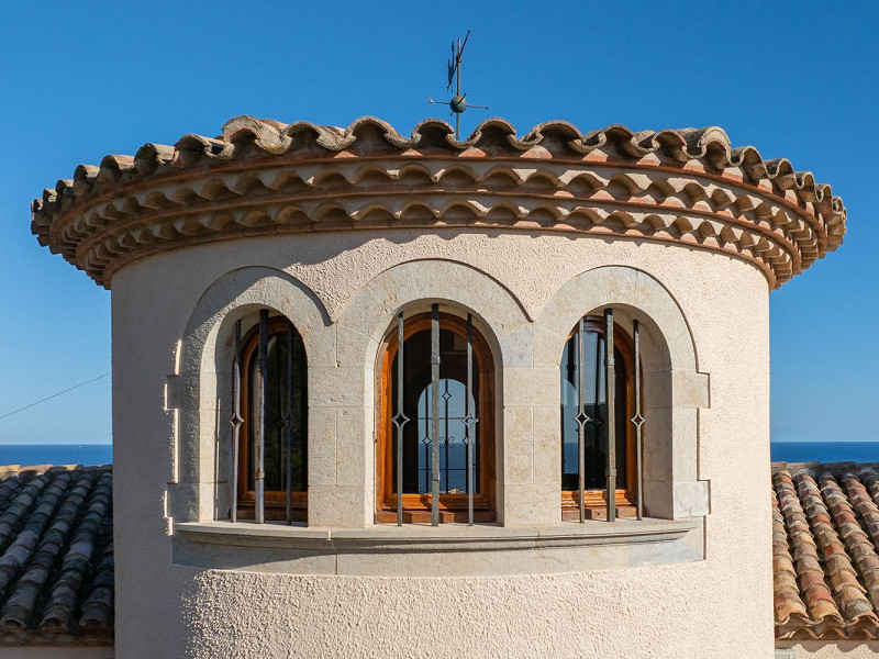 Эксклюзивная вилла на первой линии моря в Тамариу, Коста-Брава. Фото:  2