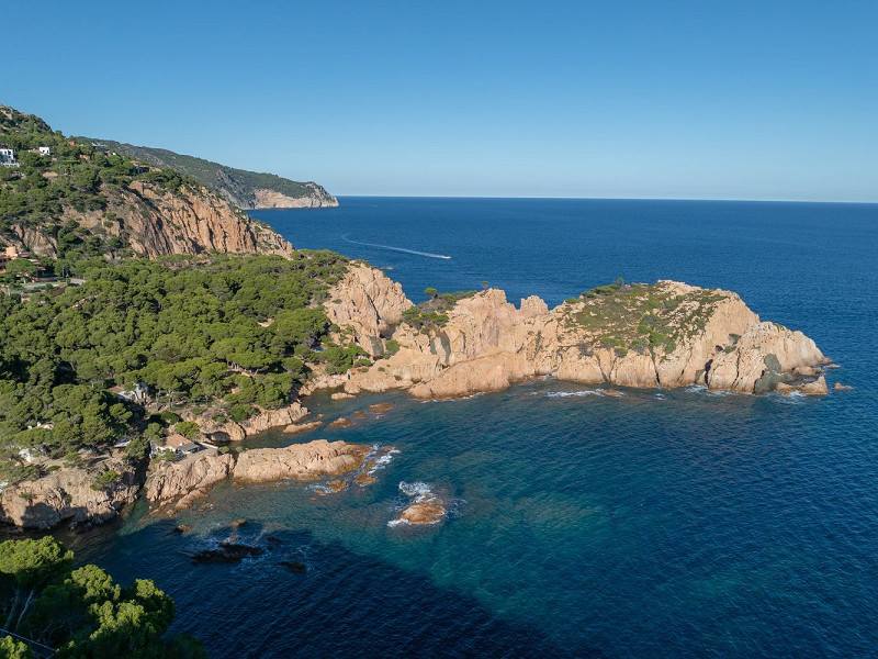 Эксклюзивная вилла на первой линии моря в Тамариу, Коста-Брава. Фото:  3