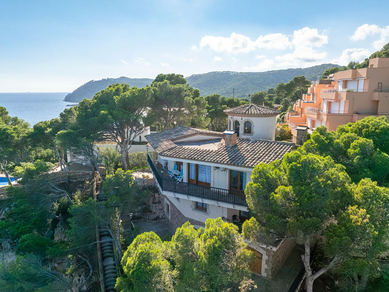 Эксклюзивная вилла на первой линии моря в Тамариу, Коста-Брава. Фото:  4