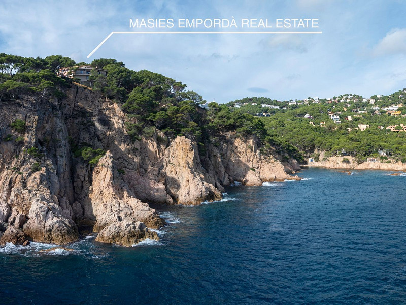 Эксклюзивная вилла на первой линии моря в Тамариу, Коста-Брава. Фото:  14