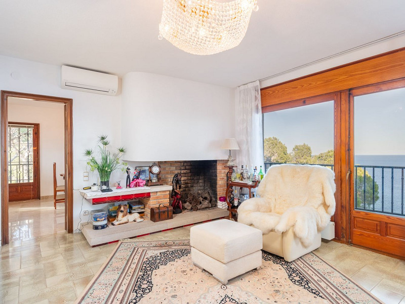 Эксклюзивная вилла на первой линии моря в Тамариу, Коста-Брава. Фото:  26