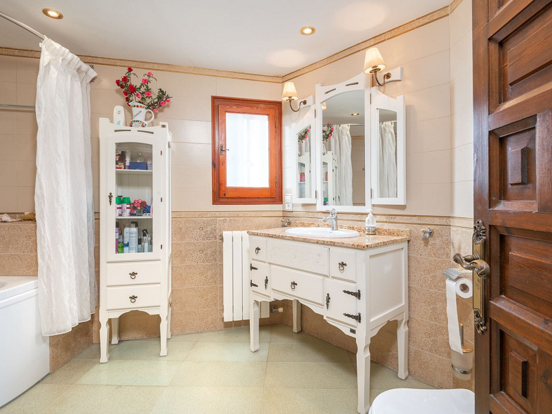 Эксклюзивная вилла на первой линии моря в Тамариу, Коста-Брава. Фото:  30