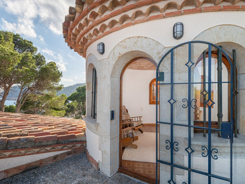 Эксклюзивная вилла на первой линии моря в Тамариу, Коста-Брава. Фото:  36