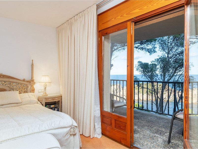 Эксклюзивная вилла на первой линии моря в Тамариу, Коста-Брава. Фото:  43