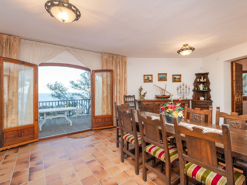 Эксклюзивная вилла на первой линии моря в Тамариу, Коста-Брава. Фото:  50