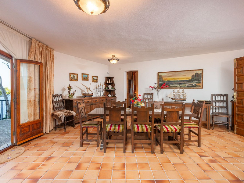 Эксклюзивная вилла на первой линии моря в Тамариу, Коста-Брава. Фото:  52