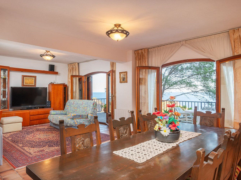 Эксклюзивная вилла на первой линии моря в Тамариу, Коста-Брава. Фото:  53