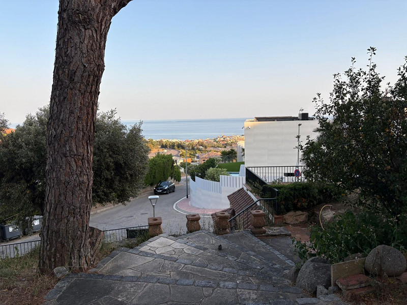 Земельный участок под жилую застройку с инвестиционным потенциалом в Тейя, Барселона. Фото:  3