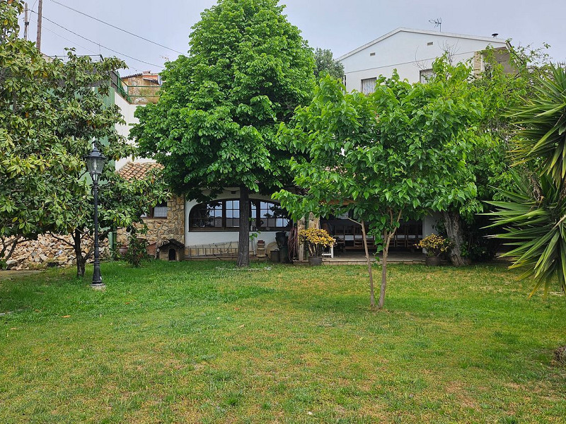 Земельный участок под жилую застройку с инвестиционным потенциалом в Тейя, Барселона. Фото:  9