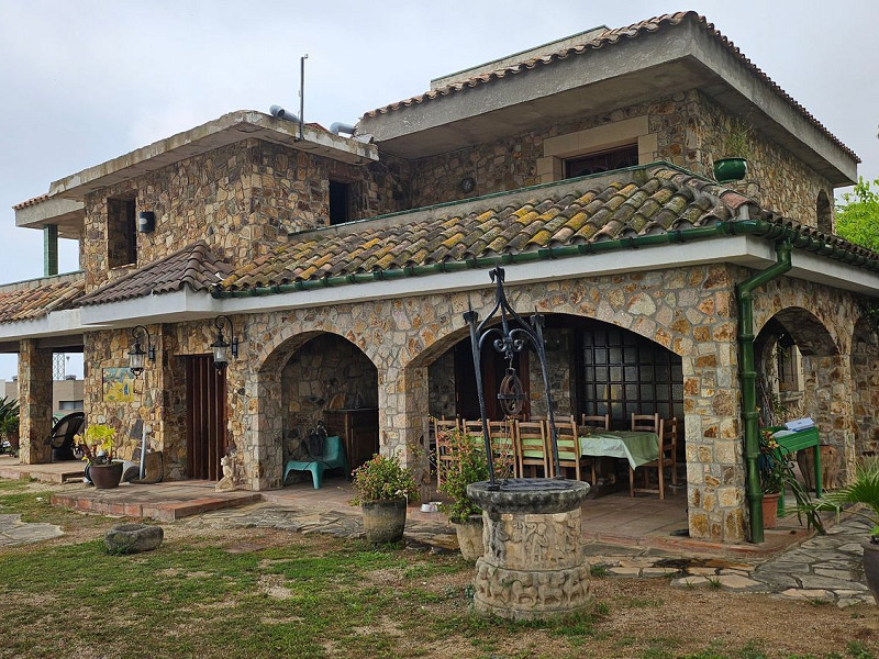 Земельный участок под жилую застройку с инвестиционным потенциалом в Тейя, Барселона. Фото:  11