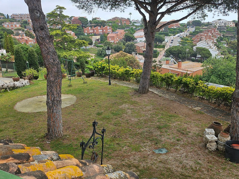 Земельный участок под жилую застройку с инвестиционным потенциалом в Тейя, Барселона. Фото:  13