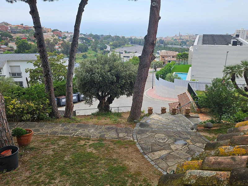 Земельный участок под жилую застройку с инвестиционным потенциалом в Тейя, Барселона. Фото:  16