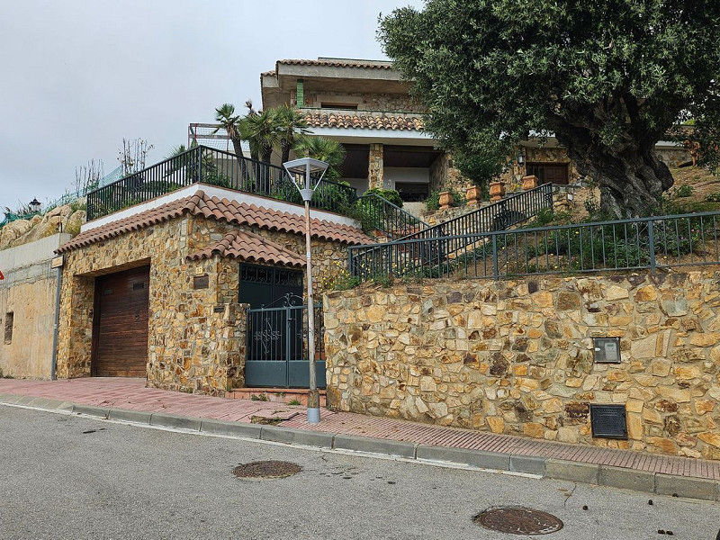 Земельный участок под жилую застройку с инвестиционным потенциалом в Тейя, Барселона. Фото:  27