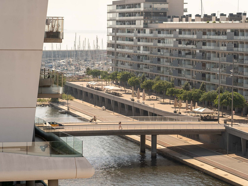 Residencial Marenostrum en Badalona, a 3 km de Barcelona. Foto:  22