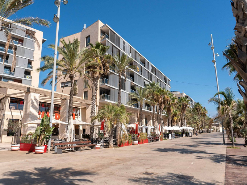 Residencial Marenostrum en Badalona, a 3 km de Barcelona. Foto:  34